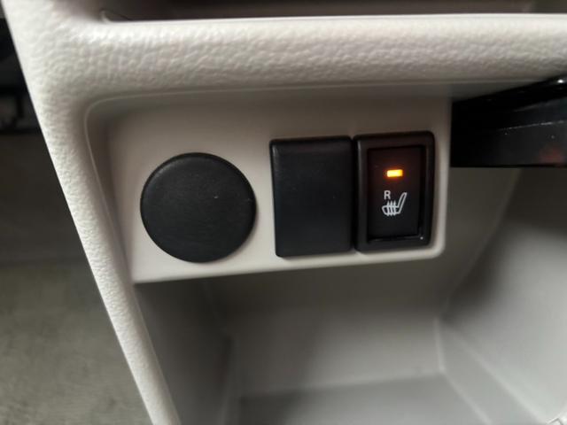 アルトラパン Ｘ　スマートアシスト　シートヒーター　ＥＴＣ　スマートキー　ＨＩＤヘッドライト　横滑り防止装置　アイドリングストップ　純正ＣＤオーディオ　純正１４インチアルミホイール　オートライト　オートエアコン（4枚目）