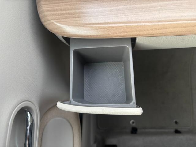 アルトラパン Ｘ　スマートアシスト　シートヒーター　ＥＴＣ　スマートキー　ＨＩＤヘッドライト　横滑り防止装置　アイドリングストップ　純正ＣＤオーディオ　純正１４インチアルミホイール　オートライト　オートエアコン（39枚目）