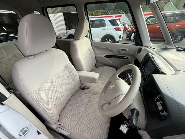 ｅＫスペース Ｍ　４ＷＤ　ＳＯＬＩＮＧ製メモリーナビ　前後ドライブレコーダー　ワンセグ　キーレス　アイドリングストップ　横滑り防止装置　電動格納ミラー　ダイヤル式エアコン　バニティミラー　シートバックテーブル　ＡＢＳ（9枚目）