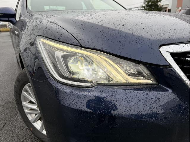 クラウンハイブリッド ロイヤルサルーン Four 4WD 純正メモリーナビ バックカメラ プリクラッシュセーフティ レーダークルーズ スマートキー パワーシート デュアルオートエアコン ステアリングスイッチ 純正革巻きステアリング 純正アルミ(13枚目)