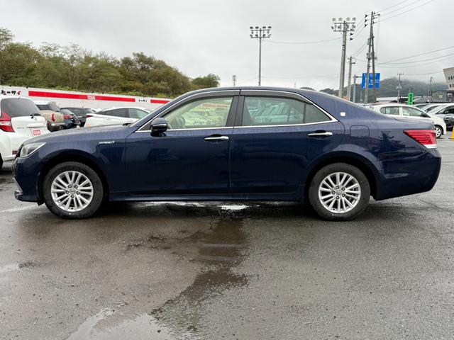 クラウンハイブリッド ロイヤルサルーン Four 4WD 純正メモリーナビ バックカメラ プリクラッシュセーフティ レーダークルーズ スマートキー パワーシート デュアルオートエアコン ステアリングスイッチ 純正革巻きステアリング 純正アルミ(21枚目)