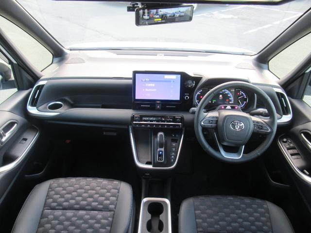 ヴォクシー ハイブリッドS-Z 4WD 寒冷地仕様 両側電動スライドドア ユニバーサルステップ トヨタチームメイト 純正10.5型ディスプレイオーディオ 全周囲カメラ ブラインドスポットモニター プロジェクター式LEDヘッドライト(2枚目)