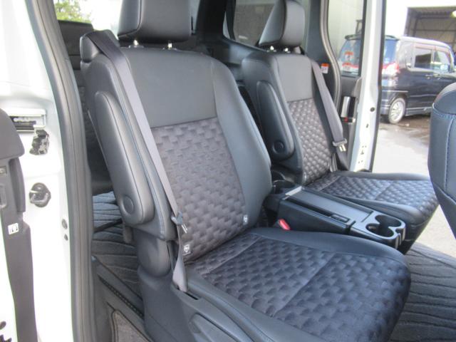 ヴォクシー ハイブリッドS-Z 4WD 寒冷地仕様 両側電動スライドドア ユニバーサルステップ トヨタチームメイト 純正10.5型ディスプレイオーディオ 全周囲カメラ ブラインドスポットモニター プロジェクター式LEDヘッドライト(10枚目)