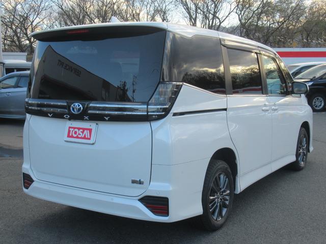 ヴォクシー ハイブリッドS-Z 4WD 寒冷地仕様 両側電動スライドドア ユニバーサルステップ トヨタチームメイト 純正10.5型ディスプレイオーディオ 全周囲カメラ ブラインドスポットモニター プロジェクター式LEDヘッドライト(19枚目)