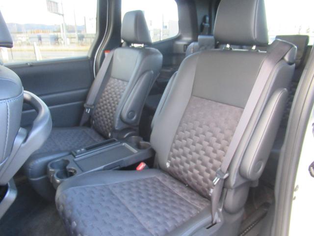 ヴォクシー ハイブリッドS-Z 4WD 寒冷地仕様 両側電動スライドドア ユニバーサルステップ トヨタチームメイト 純正10.5型ディスプレイオーディオ 全周囲カメラ ブラインドスポットモニター プロジェクター式LEDヘッドライト(41枚目)