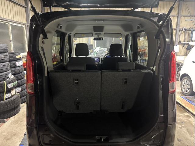 普段のお買い物や通勤、送迎等に十分な荷室スペースを確保しております。セカンドシートを倒すと、大きな荷物の積載も可能です♪