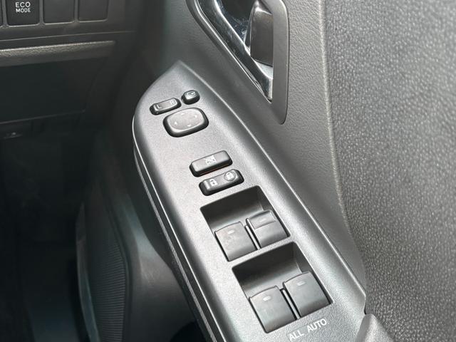 ヴェルファイア ２．４Ｚ　４ＷＤ　両側電動スライドドア　カロッツェリア製ＨＤＤナビ　フルセグ　ＨＩＤヘッドライト　フォグライト　純正革巻きステアリング　オートライト　オートエアコン　クリアランスソナー　スマートキー　ＥＴＣ（36枚目）