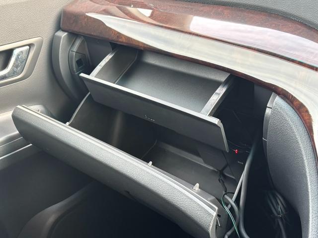 ヴェルファイア ２．４Ｚ　４ＷＤ　両側電動スライドドア　カロッツェリア製ＨＤＤナビ　フルセグ　ＨＩＤヘッドライト　フォグライト　純正革巻きステアリング　オートライト　オートエアコン　クリアランスソナー　スマートキー　ＥＴＣ（45枚目）