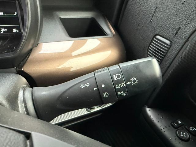 スペーシアギア マイスタイル 4WD 両側電動スライドドア 純正メモリーナビ 全周囲カメラ セーフティサポート レーダークルーズ レーンキープ ヘッドアップディスプレイ シートヒーター スマートキー オートライト ベッドキット付(25枚目)