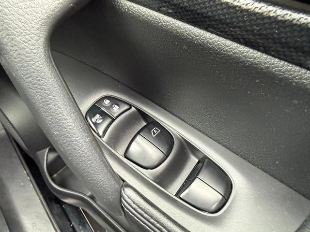 エクストレイル ２０Ｘ　エマージェンシーブレーキパッケージ　４ＷＤ　純正メモリーナビ　全周囲カメラ　エマージェンシーブレーキ　スマートキー　ＥＴＣ　パワーバックドア　ドライブレコーダー　シートヒーター　オートライト　オートエアコン　電動格納ミラー（42枚目）