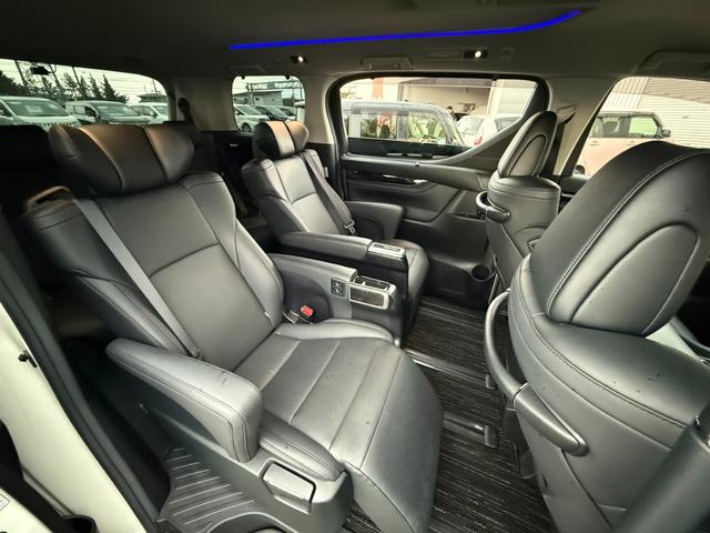 アルファード ２．５Ｓ　Ｃパッケージ　４ＷＤ　両側電動スライドドア　モデリスタフルエアロ　フリップダウンモニター　純正メモリーナビ　バックカメラ　セーフティセンス　レーダークルーズ　シートベンチレーション　パワーバックドア　パワーシート（10枚目）