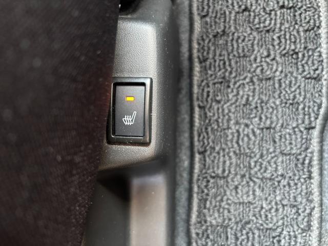 クロスビー ハイブリッドＭＶ　４ＷＤ　純正メモリーナビ　バックカメラ　セーフティサポート　レーダークルーズ　スマートキー　シートヒーター　クリアランスソナー　オートエアコン　ＥＴＣ　レーンキープアシスト　オートマチックハイビーム（7枚目）