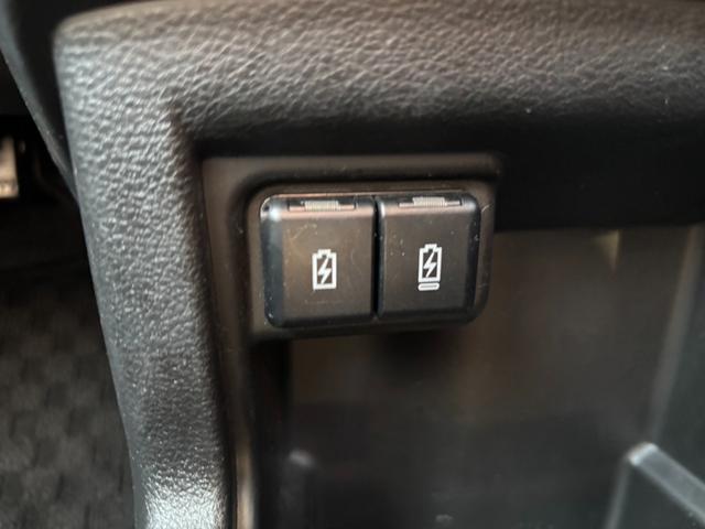 クロスビー ハイブリッドＭＶ　４ＷＤ　純正メモリーナビ　バックカメラ　セーフティサポート　レーダークルーズ　スマートキー　シートヒーター　クリアランスソナー　オートエアコン　ＥＴＣ　レーンキープアシスト　オートマチックハイビーム（33枚目）