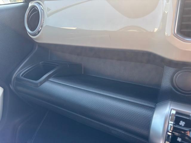 クロスビー ハイブリッドＭＶ　４ＷＤ　純正メモリーナビ　バックカメラ　セーフティサポート　レーダークルーズ　スマートキー　シートヒーター　クリアランスソナー　オートエアコン　ＥＴＣ　レーンキープアシスト　オートマチックハイビーム（45枚目）