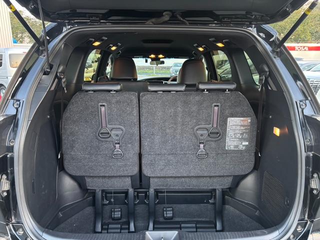 エスティマ アエラス　プレミアム－Ｇ　４ＷＤ　両側電動スライドドア　クラリオン製ナビ　バックカメラ　衝突軽減システム　クルーズコントロール　ハーフレザーシート　シートヒーター　パワーシート　クリアランスソナー　レーンキープアシスト　ＥＴＣ（12枚目）