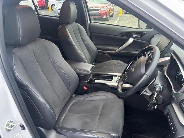 エクリプスクロスPHEV P 4WD 純正メモリーナビ 全周囲カメラ 衝突軽減システム レーダークルーズ ハーフレザーシート シートヒーター パワーシート クリアランスソナー レーンキープアシスト スマートキー オートライト(9枚目)