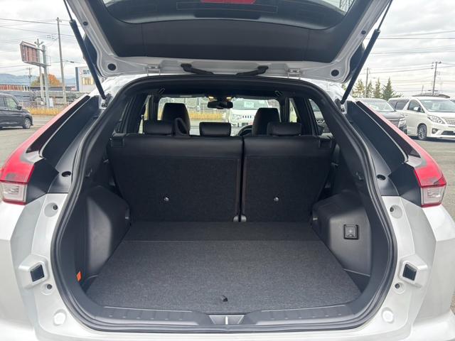 エクリプスクロスPHEV P 4WD 純正メモリーナビ 全周囲カメラ 衝突軽減システム レーダークルーズ ハーフレザーシート シートヒーター パワーシート クリアランスソナー レーンキープアシスト スマートキー オートライト(11枚目)