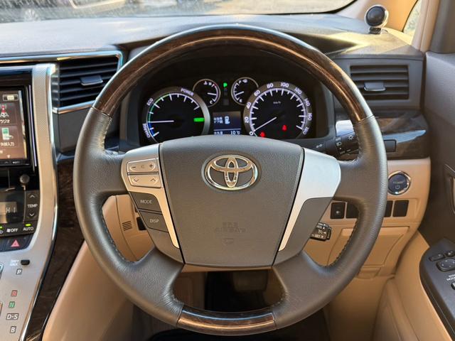 ヴェルファイアハイブリッド Ｘ　４ＷＤ　ムーンルーフ　両側電動スライドドア　アルパイン製１０．２型後席モニター　アルパイン製８型ナビ　バックカメラ　クルーズコントロール　スマートキー　ＨＩＤヘッド　フォグライト　ドライブレコーダー（13枚目）