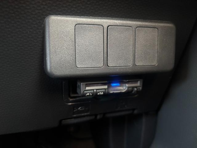 タンク カスタムＧ　Ｓ　４ＷＤ　寒冷地仕様　両側電動スライドドドア　パナソニック製メモリーナビ　全周囲カメラ　衝突軽減しシステム　クルーズコントロール　シートヒーター　ＬＥＤヘッドライト　２トーンカラー　スマートキー　ＥＴＣ（36枚目）