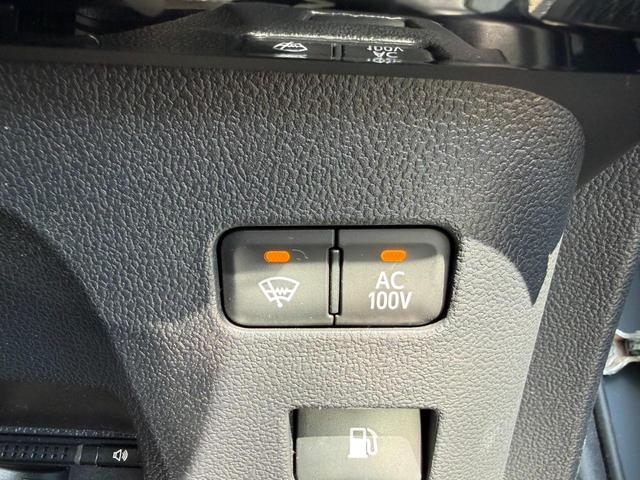 プリウス A 4WD アッシュ&ソリッドブラック全塗装車 寒冷地仕様 純正ナビ バックカメラ セーフティセンス レーダークルーズ ツーリングセレクション用17インチアルミボディ同色塗装済 クールグレー合皮シート(3枚目)