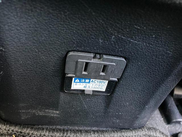 プリウス A 4WD アッシュ&ソリッドブラック全塗装車 寒冷地仕様 純正ナビ バックカメラ セーフティセンス レーダークルーズ ツーリングセレクション用17インチアルミボディ同色塗装済 クールグレー合皮シート(8枚目)