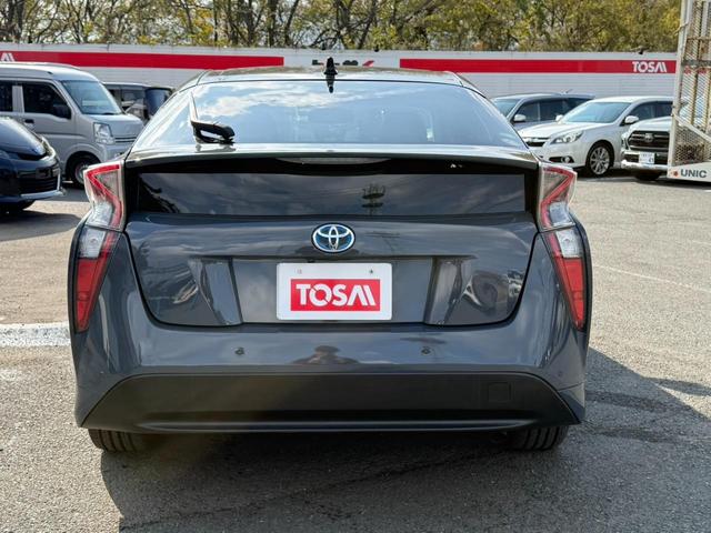 プリウス A 4WD アッシュ&ソリッドブラック全塗装車 寒冷地仕様 純正ナビ バックカメラ セーフティセンス レーダークルーズ ツーリングセレクション用17インチアルミボディ同色塗装済 クールグレー合皮シート(16枚目)