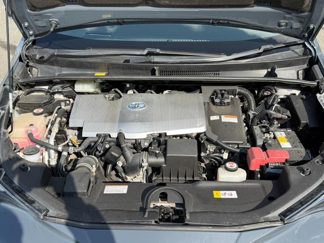 プリウス A 4WD アッシュ&ソリッドブラック全塗装車 寒冷地仕様 純正ナビ バックカメラ セーフティセンス レーダークルーズ ツーリングセレクション用17インチアルミボディ同色塗装済 クールグレー合皮シート(19枚目)