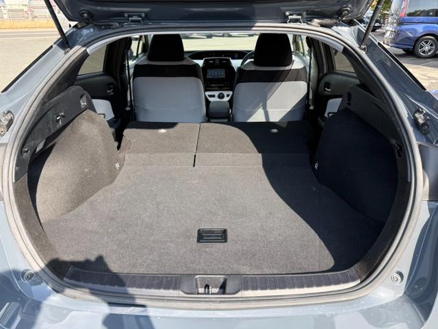プリウス A 4WD アッシュ&ソリッドブラック全塗装車 寒冷地仕様 純正ナビ バックカメラ セーフティセンス レーダークルーズ ツーリングセレクション用17インチアルミボディ同色塗装済 クールグレー合皮シート(43枚目)
