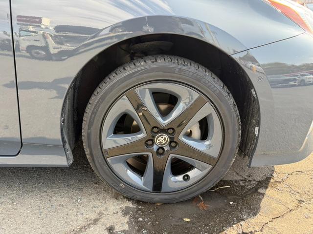 プリウス A 4WD アッシュ&ソリッドブラック全塗装車 寒冷地仕様 純正ナビ バックカメラ セーフティセンス レーダークルーズ ツーリングセレクション用17インチアルミボディ同色塗装済 クールグレー合皮シート(47枚目)
