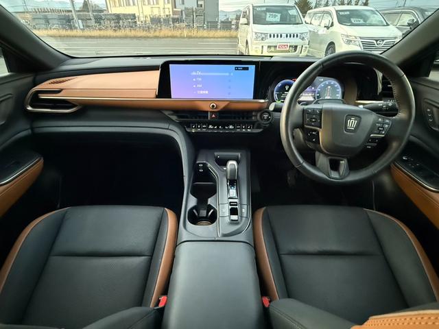 クラウンクロスオーバー ＲＳアドバンスド　４ＷＤ　純正１２．３型ワイドナビ　全周囲カメラ　セーフティセンス　レーダークルーズ　ＡＣ１００Ｖ電源　ワイヤレス充電　黒革シート　パワーシート　シートベンチレーション　ＥＴＣ　ＬＥＤヘッドライト（2枚目）