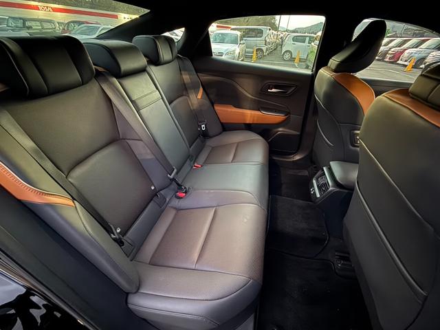 クラウンクロスオーバー ＲＳアドバンスド　４ＷＤ　純正１２．３型ワイドナビ　全周囲カメラ　セーフティセンス　レーダークルーズ　ＡＣ１００Ｖ電源　ワイヤレス充電　黒革シート　パワーシート　シートベンチレーション　ＥＴＣ　ＬＥＤヘッドライト（10枚目）