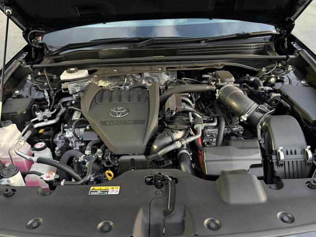 クラウンクロスオーバー ＲＳアドバンスド　４ＷＤ　純正１２．３型ワイドナビ　全周囲カメラ　セーフティセンス　レーダークルーズ　ＡＣ１００Ｖ電源　ワイヤレス充電　黒革シート　パワーシート　シートベンチレーション　ＥＴＣ　ＬＥＤヘッドライト（19枚目）