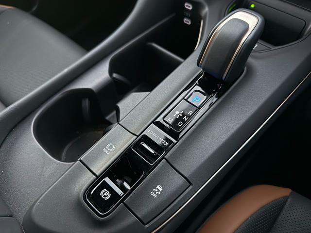 クラウンクロスオーバー ＲＳアドバンスド　４ＷＤ　純正１２．３型ワイドナビ　全周囲カメラ　セーフティセンス　レーダークルーズ　ＡＣ１００Ｖ電源　ワイヤレス充電　黒革シート　パワーシート　シートベンチレーション　ＥＴＣ　ＬＥＤヘッドライト（27枚目）