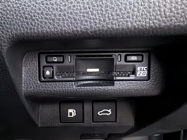 クラウンクロスオーバー ＲＳアドバンスド　４ＷＤ　純正１２．３型ワイドナビ　全周囲カメラ　セーフティセンス　レーダークルーズ　ＡＣ１００Ｖ電源　ワイヤレス充電　黒革シート　パワーシート　シートベンチレーション　ＥＴＣ　ＬＥＤヘッドライト（34枚目）