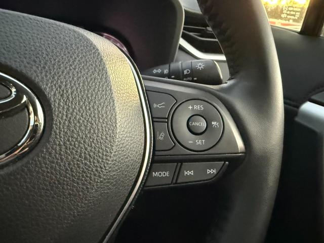 RAV4 アドベンチャー オフロードパッケージ 4WD 9型ディスプレイオーディオ 全周囲カメラ 衝突軽減 合皮シート パワーシート シートベンチレーション ステアリングヒーター グレード専用18インチマットブラック塗装アルミ ワイヤレス充電(13枚目)