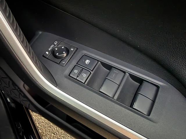 RAV4 アドベンチャー オフロードパッケージ 4WD 9型ディスプレイオーディオ 全周囲カメラ 衝突軽減 合皮シート パワーシート シートベンチレーション ステアリングヒーター グレード専用18インチマットブラック塗装アルミ ワイヤレス充電(16枚目)
