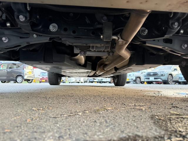 RAV4 アドベンチャー オフロードパッケージ 4WD 9型ディスプレイオーディオ 全周囲カメラ 衝突軽減 合皮シート パワーシート シートベンチレーション ステアリングヒーター グレード専用18インチマットブラック塗装アルミ ワイヤレス充電(28枚目)