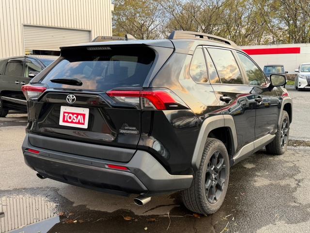 RAV4 アドベンチャー オフロードパッケージ 4WD 9型ディスプレイオーディオ 全周囲カメラ 衝突軽減 合皮シート パワーシート シートベンチレーション ステアリングヒーター グレード専用18インチマットブラック塗装アルミ ワイヤレス充電(59枚目)