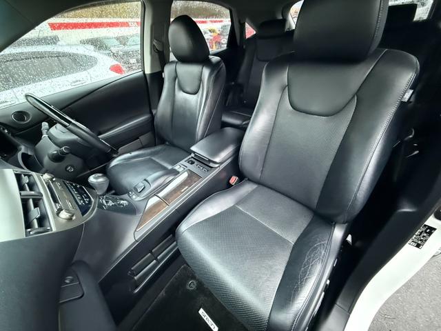 RX RX450h バージョンL 4WD 電子制御式エアサスペンション プレミアムサウンドシステム HDDナビ セミアリニンブラック革シート エアロバンパーセット クリアランスソナー パワーバックドア クルーズコントロール(16枚目)