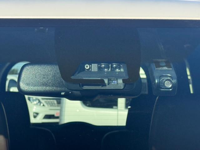 エスクァイア Gi プレミアムパッケージ 4WD TRDエアロ 寒冷地仕様 両側電動スライド アルパイン製10型後席モニター アルパイン製9型ナビ バックカメラ ハーフレザーシート シートヒーター ETC ステアリングヒーター 純正エンスタ(8枚目)