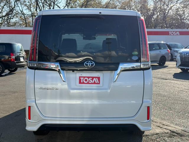 エスクァイア Gi プレミアムパッケージ 4WD TRDエアロ 寒冷地仕様 両側電動スライド アルパイン製10型後席モニター アルパイン製9型ナビ バックカメラ ハーフレザーシート シートヒーター ETC ステアリングヒーター 純正エンスタ(17枚目)