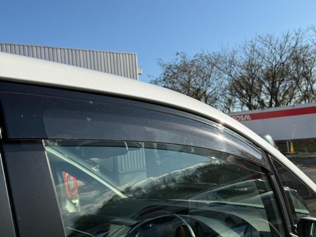 エスクァイア Gi プレミアムパッケージ 4WD TRDエアロ 寒冷地仕様 両側電動スライド アルパイン製10型後席モニター アルパイン製9型ナビ バックカメラ ハーフレザーシート シートヒーター ETC ステアリングヒーター 純正エンスタ(27枚目)