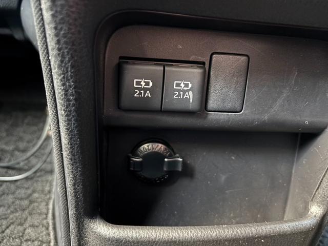 エスクァイア Gi プレミアムパッケージ 4WD TRDエアロ 寒冷地仕様 両側電動スライド アルパイン製10型後席モニター アルパイン製9型ナビ バックカメラ ハーフレザーシート シートヒーター ETC ステアリングヒーター 純正エンスタ(40枚目)