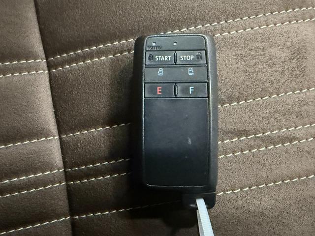 エスクァイア Gi プレミアムパッケージ 4WD TRDエアロ 寒冷地仕様 両側電動スライド アルパイン製10型後席モニター アルパイン製9型ナビ バックカメラ ハーフレザーシート シートヒーター ETC ステアリングヒーター 純正エンスタ(43枚目)