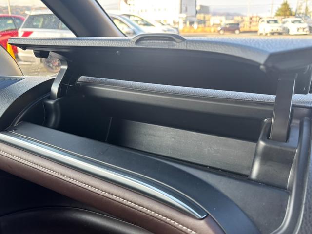 エスクァイア Gi プレミアムパッケージ 4WD TRDエアロ 寒冷地仕様 両側電動スライド アルパイン製10型後席モニター アルパイン製9型ナビ バックカメラ ハーフレザーシート シートヒーター ETC ステアリングヒーター 純正エンスタ(53枚目)