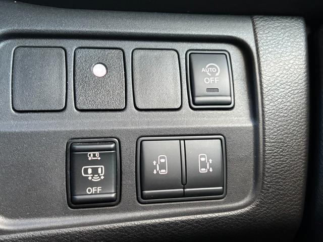 セレナ ハイウェイスター　ＶセレクションＩＩ　４ＷＤ　両側電動スライドドア　フリップダウンモニター　純正メモリーナビ　全周囲カメラ　セーフティパックＢ　インテリジェントエマージェンシーブレーキ　インテリジェントルームミラー　ＬＥＤヘッド（3枚目）