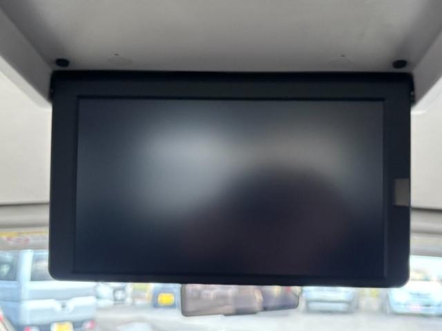 セレナ ハイウェイスター　ＶセレクションＩＩ　４ＷＤ　両側電動スライドドア　フリップダウンモニター　純正メモリーナビ　全周囲カメラ　セーフティパックＢ　インテリジェントエマージェンシーブレーキ　インテリジェントルームミラー　ＬＥＤヘッド（4枚目）