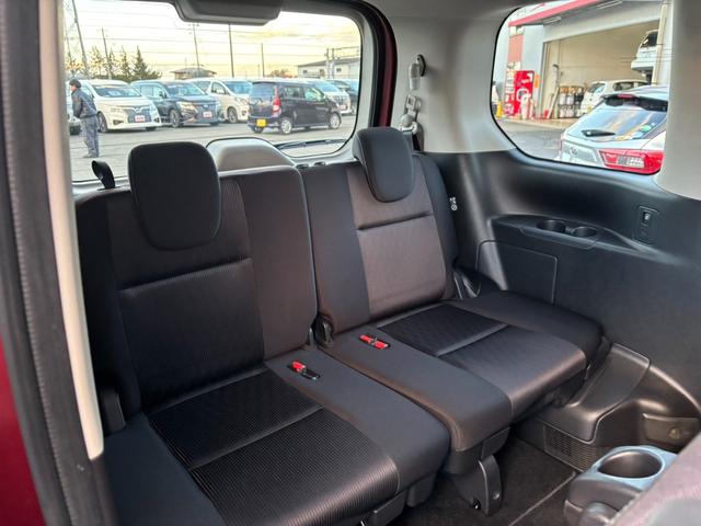 セレナ ハイウェイスター　ＶセレクションＩＩ　４ＷＤ　両側電動スライドドア　フリップダウンモニター　純正メモリーナビ　全周囲カメラ　セーフティパックＢ　インテリジェントエマージェンシーブレーキ　インテリジェントルームミラー　ＬＥＤヘッド（11枚目）