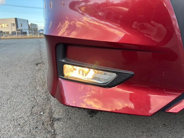 セレナ ハイウェイスター　ＶセレクションＩＩ　４ＷＤ　両側電動スライドドア　フリップダウンモニター　純正メモリーナビ　全周囲カメラ　セーフティパックＢ　インテリジェントエマージェンシーブレーキ　インテリジェントルームミラー　ＬＥＤヘッド（26枚目）