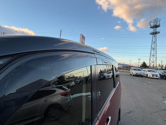 セレナ ハイウェイスター　ＶセレクションＩＩ　４ＷＤ　両側電動スライドドア　フリップダウンモニター　純正メモリーナビ　全周囲カメラ　セーフティパックＢ　インテリジェントエマージェンシーブレーキ　インテリジェントルームミラー　ＬＥＤヘッド（27枚目）